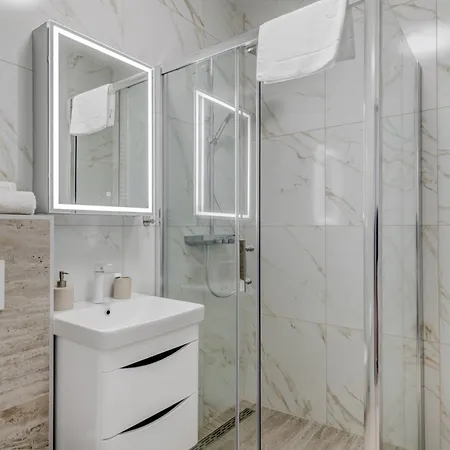 Luxury Evala تروغير