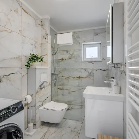 Luxury Evala تروغير