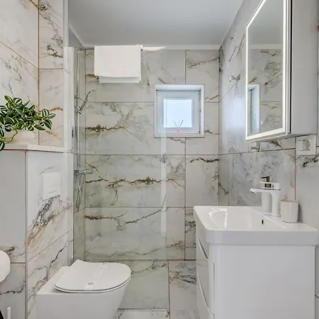 Luxury Evala Lejlighed