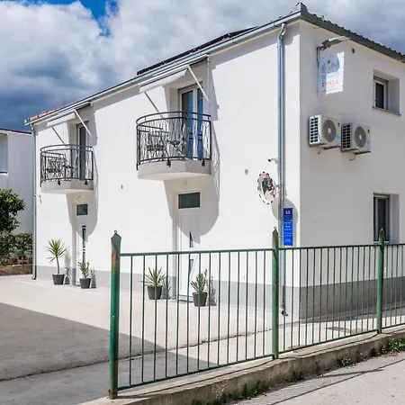 Luxury Evala Διαμέρισμα Τρογκίρ