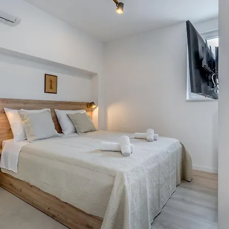 Διαμέρισμα Luxury Evala Τρογκίρ