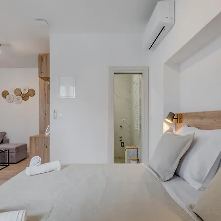 Διαμέρισμα Luxury Evala Τρογκίρ