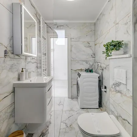 Luxury Evala * Τρογκίρ